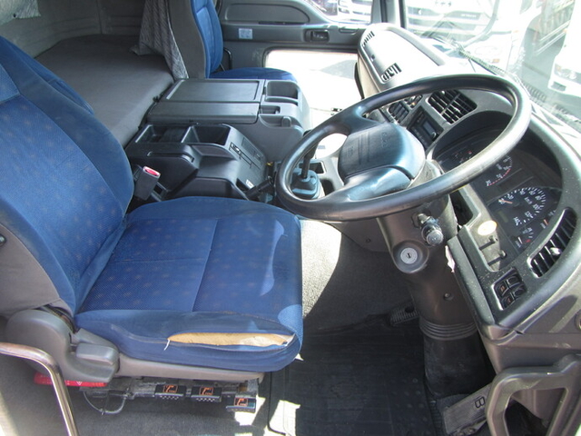 いすゞ ギガ 大型 粉粒体運搬車 PDG-CXZ77V8(9669) 48枚目