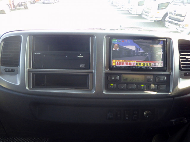 日野 レンジャー 中型 平ボディ TKG-FD7JGAA(110083) 16枚目