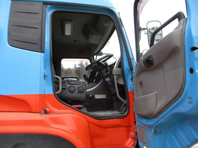 UDトラックス（日産） クオン 大型 ウィング PKG-CD4ZA(8857) 44枚目