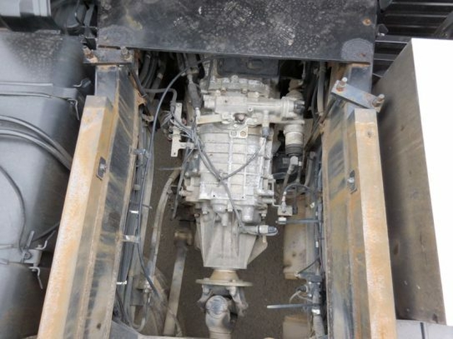 UDトラックス（日産） クオン 大型 土砂ダンプ ADG-CW4XL(6598) 7枚目