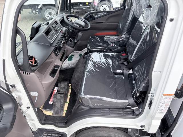 三菱ふそう キャンター 小型 冷蔵冷凍バン 2RG-FBAV0(107724) 32枚目