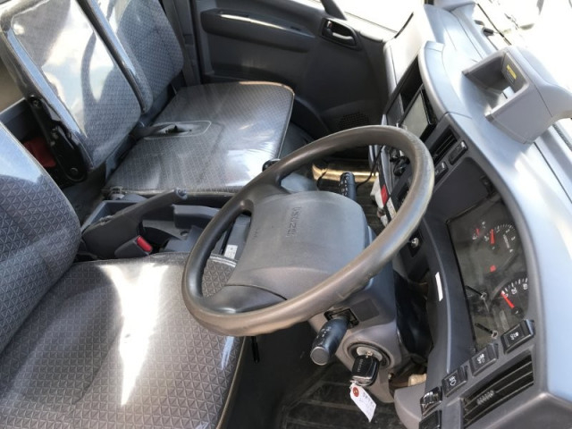 いすゞ エルフ 小型 平ボディ（クレーン付） 2RG-NPR88YN(109942) 8枚目