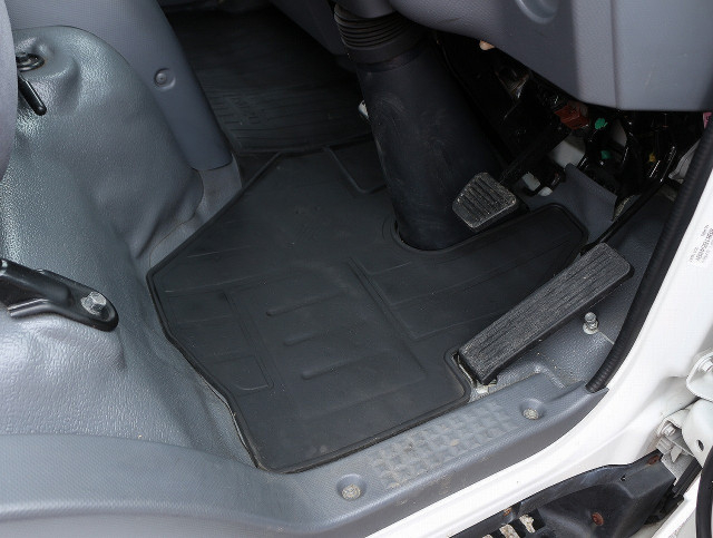 いすゞ エルフ 小型 バン TKG-NLR85AN(111904) 31枚目