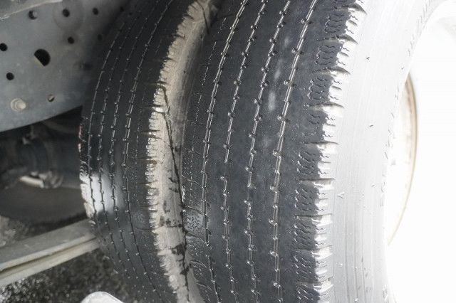 三菱ふそう キャンター 小型 冷蔵冷凍バン 2PG-FBAV0(113347) 10枚目