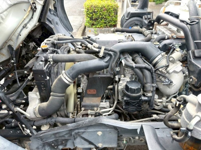 いすゞ フォワード 中型 塵芥車（プレス式） 2RG-FRR90S2(110398) 30枚目