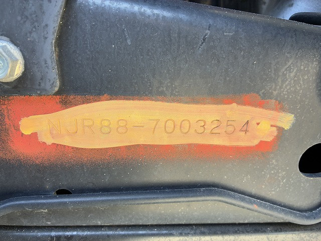 いすゞ エルフ 小型 平ボディ 2RG-NJR88A(105389) 27枚目