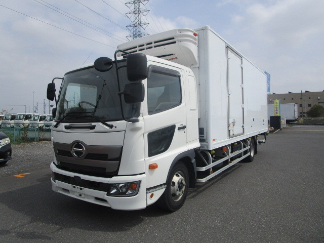 日野 レンジャー 小型 冷蔵冷凍バン 2KG-FD2ABG(84413) 1枚目