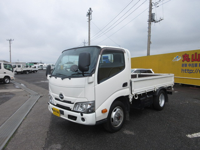 日野 デュトロ 小型 平ボディ 2KG-xZU675M(111999) 1枚目